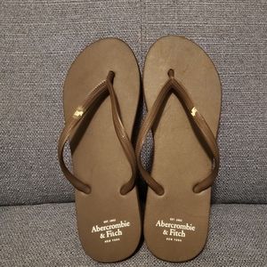 NEW Abercrombie & Fitch Flip Flops Brown